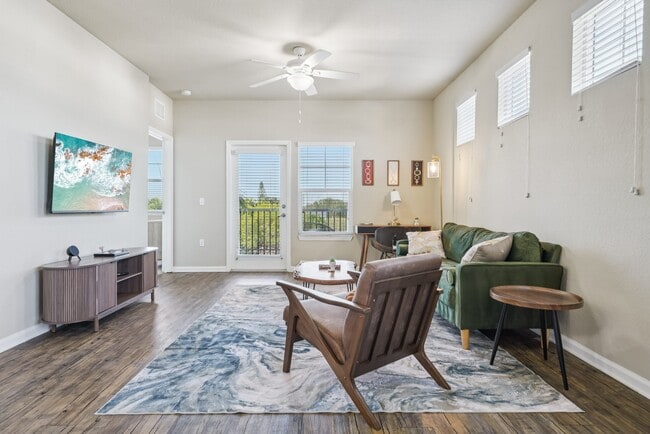 Building Photo - Charleston on 66th