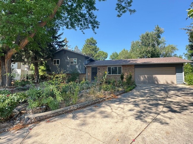 Building Photo - Gardener's paradise! Rental
