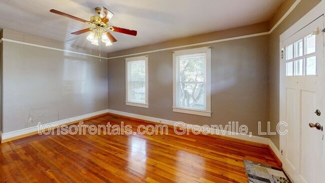 Photo - 14 Iselin St