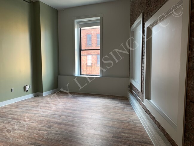 Unit 207 Living Space - Hive@155 and Hive Andrews