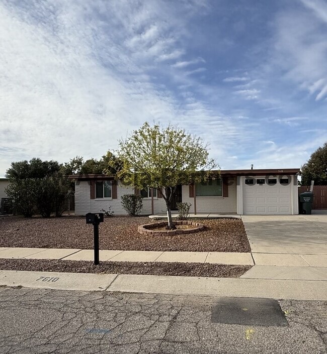 Photo - Eastside 3 Bedroom 2 Bath