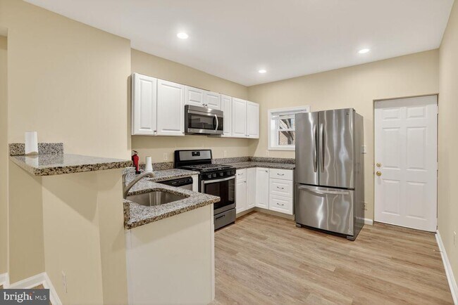 Photo - 1105 W Hamburg St