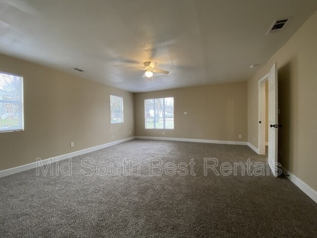 Photo - 1004 Floyd Ave