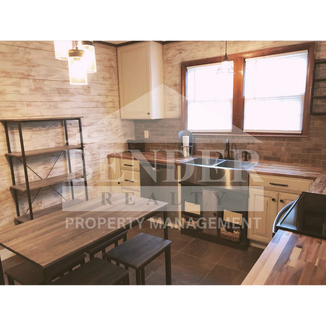 Photo - QUAINT, COZY SPACE