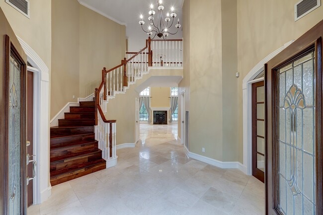 Photo - 19210 Foxtree Ln