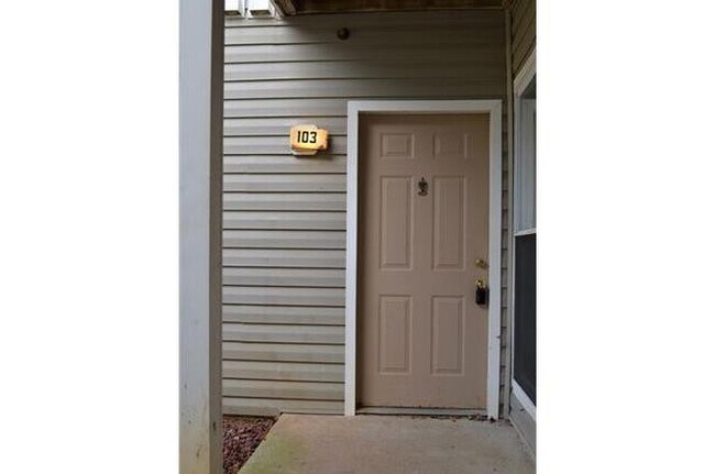 Photo - Room in Condo on Collegiate Cir