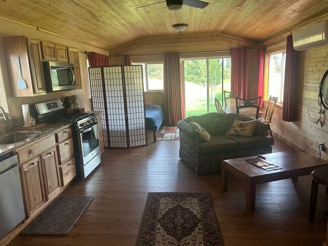 Photo - 218 Pheasant Rd
