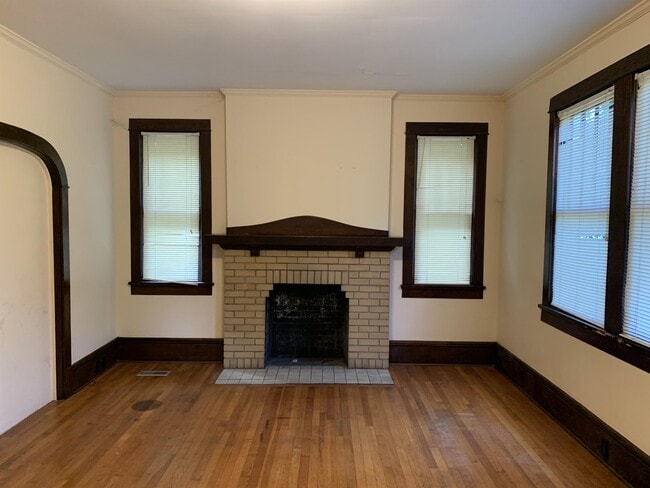 Photo - 313 S Brundidge St