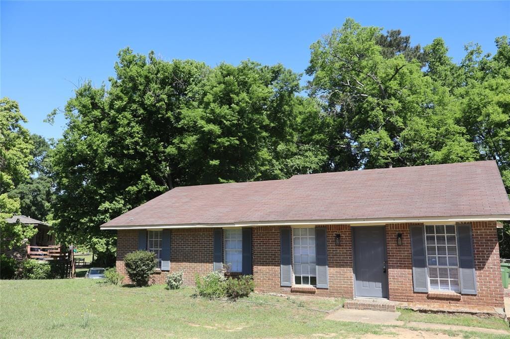 Photo - 605 Plantation Way