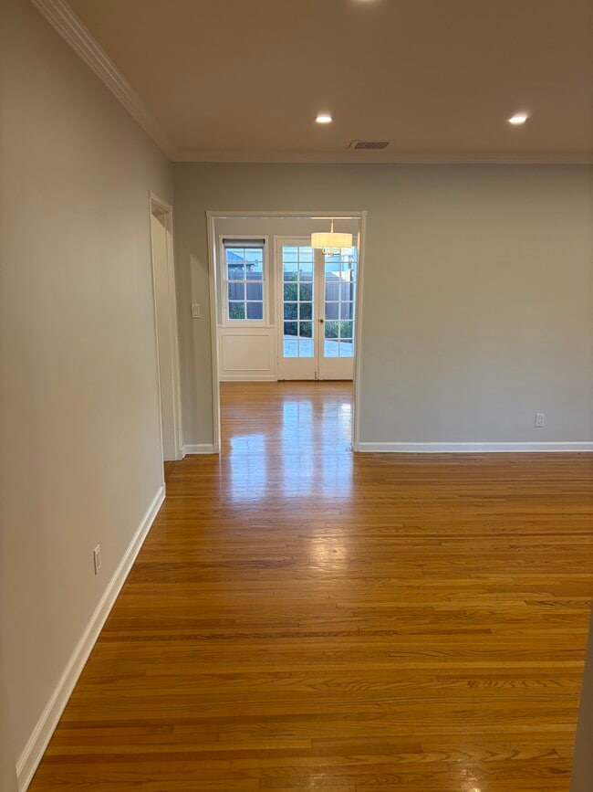 Photo - 851 Graynold Ave