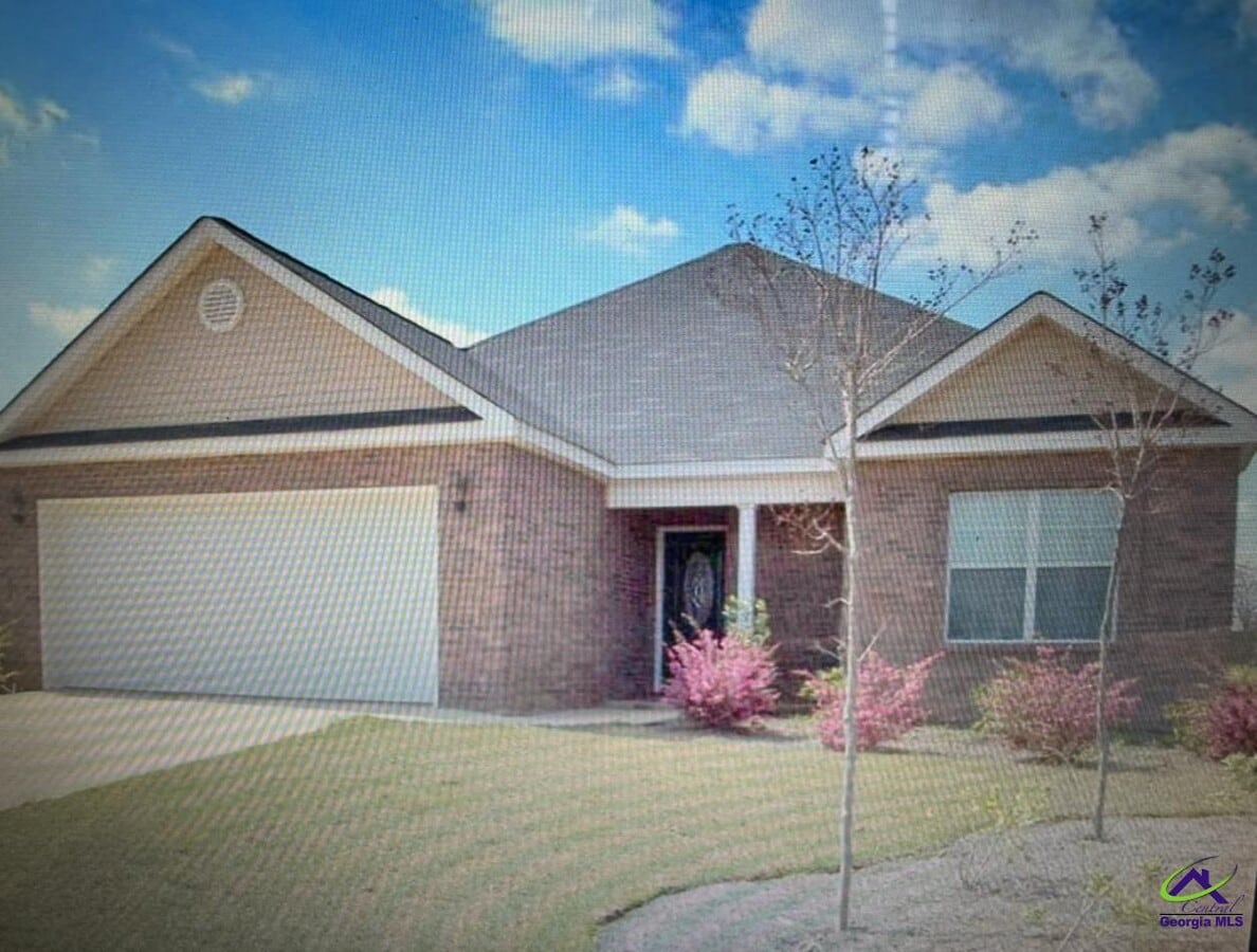 Photo - 210 Manchester Ln House