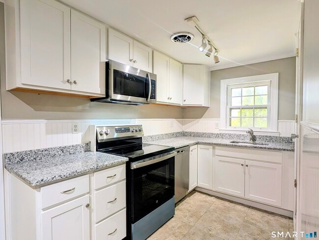 Photo - 173 Daly Rd