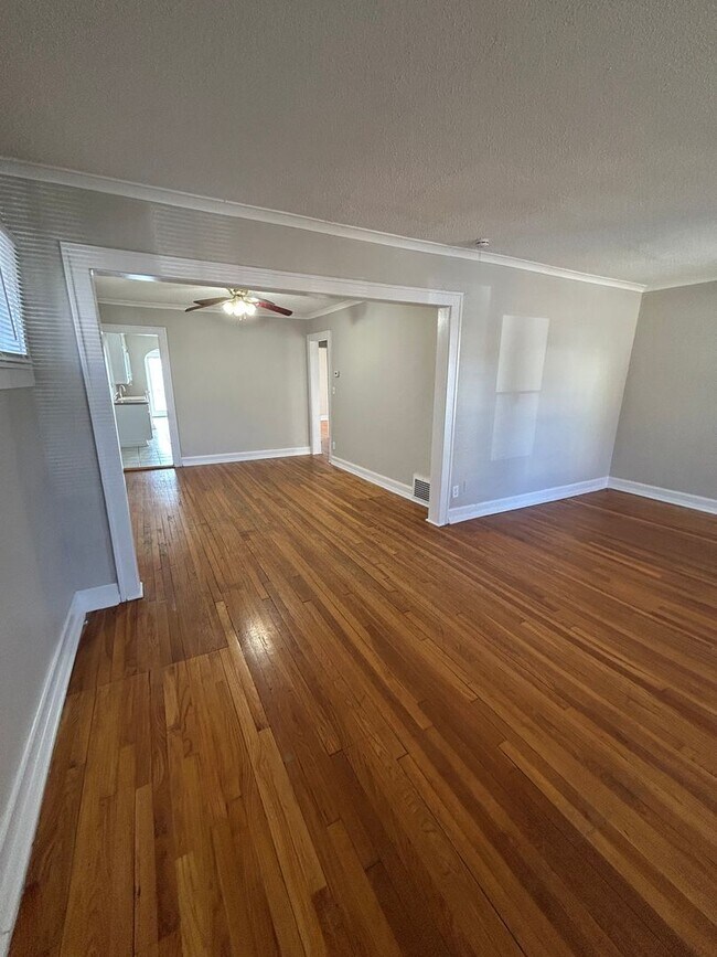 Photo - Spacious 4 Bed, 2 Bath Home in Prime Rockhill/Plaza Area Location