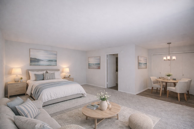 Estudio - Reserve At Lakeshore