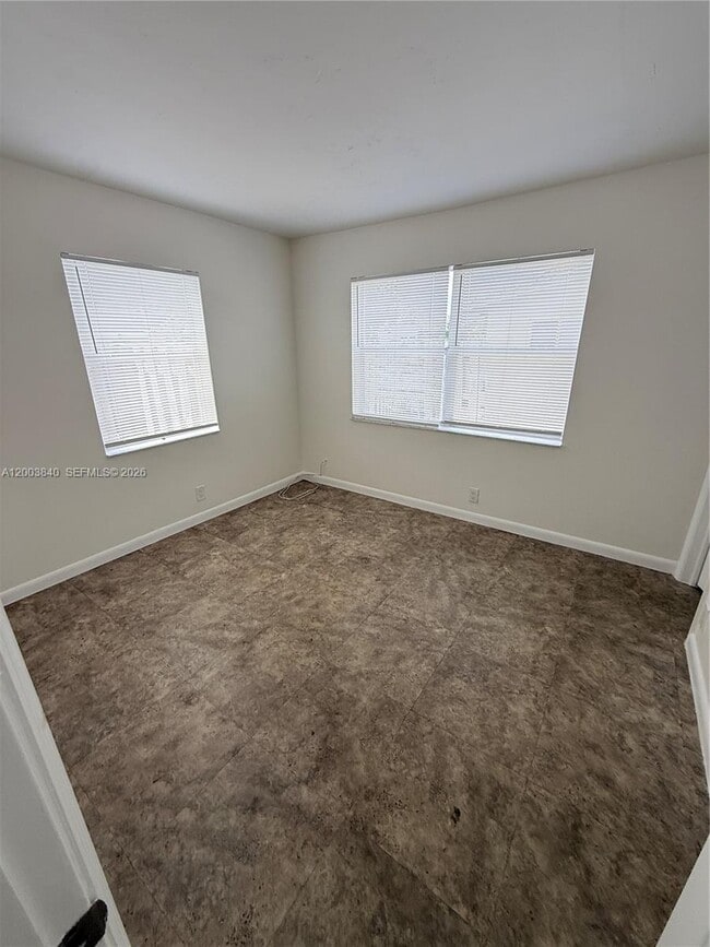 Photo - 801 N H St Unit 1