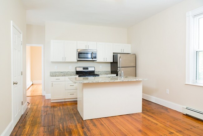 Building Photo - 18 Ashley St Rental