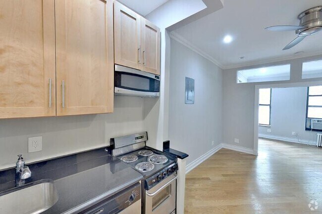Building Photo - 279 E 10th St Unit 4 Rental