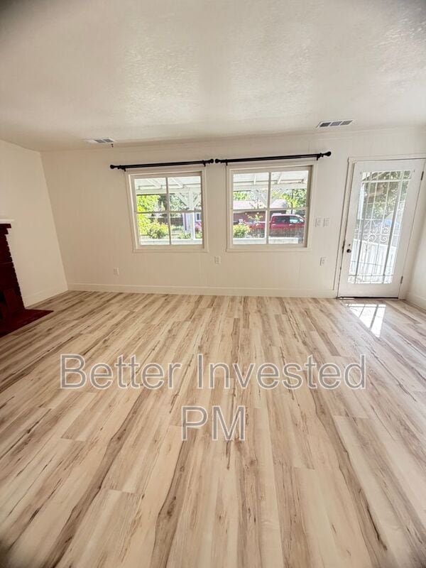 Photo - 8830 East Rd