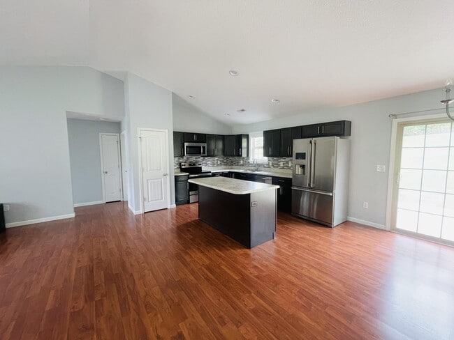 Photo - 1020 Saint Charles Way