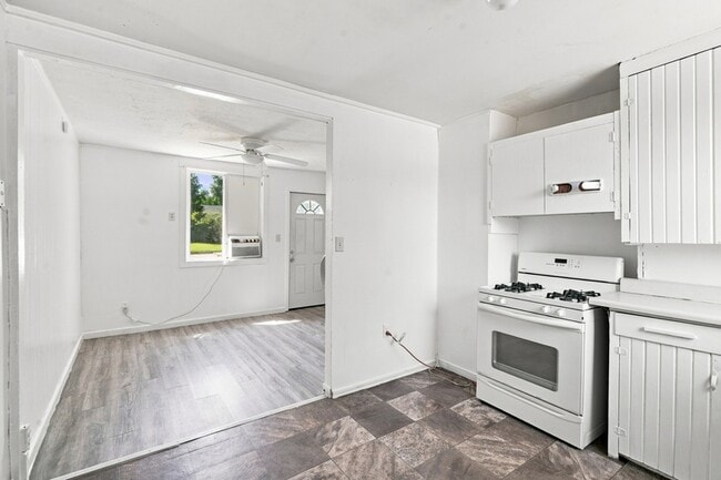 Photo - 904 Willsie Ave