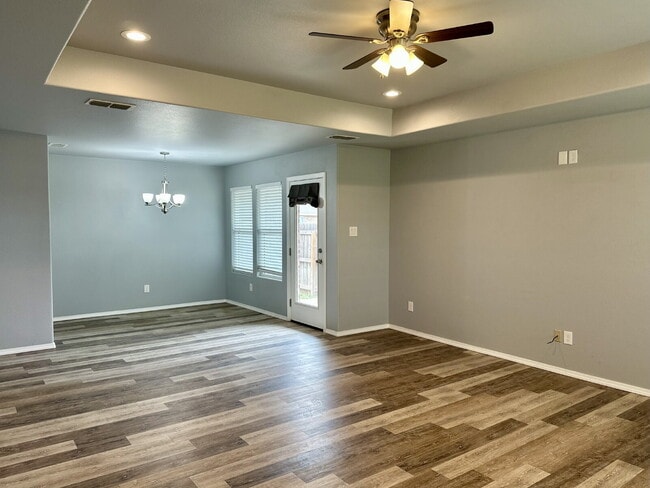 Photo - Move-In Special!