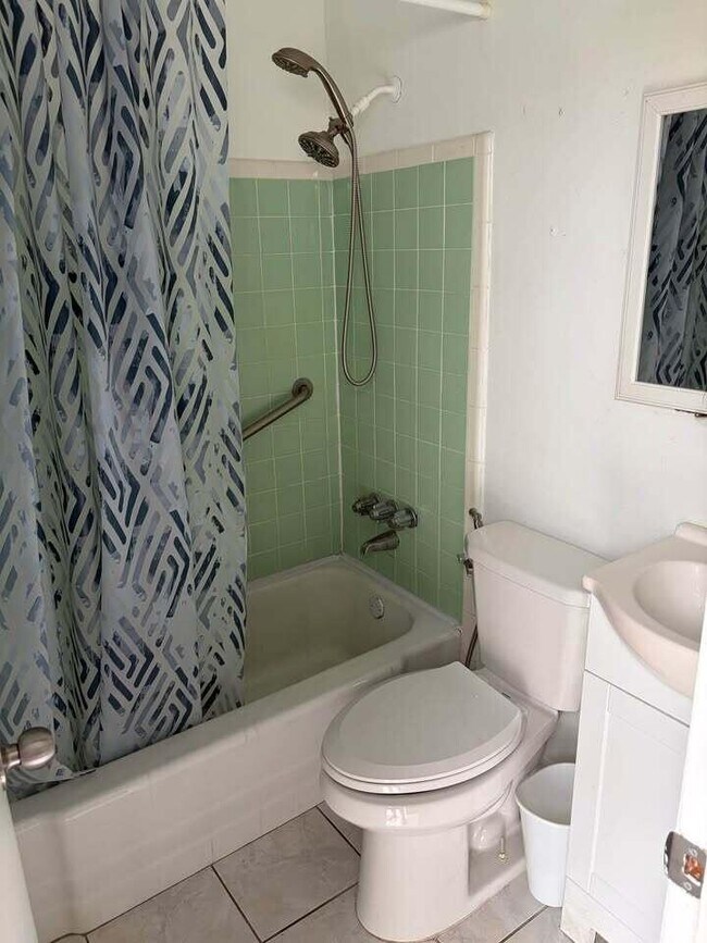Photo - 2213 Lincoln St Unit 6