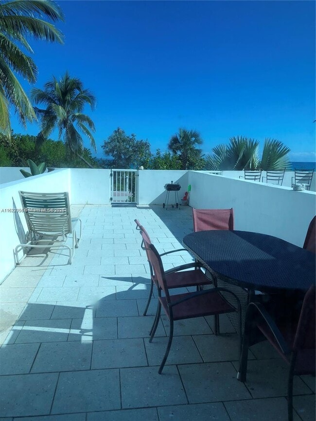 Building Photo - 5445 Collins Ave Rental
