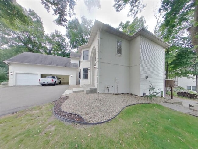 Photo - 8915 Umbria Pl N