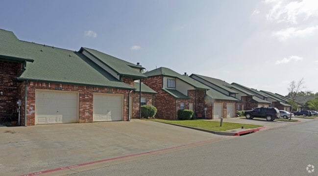 Photo - Shenandoah Townhomes & Apartments