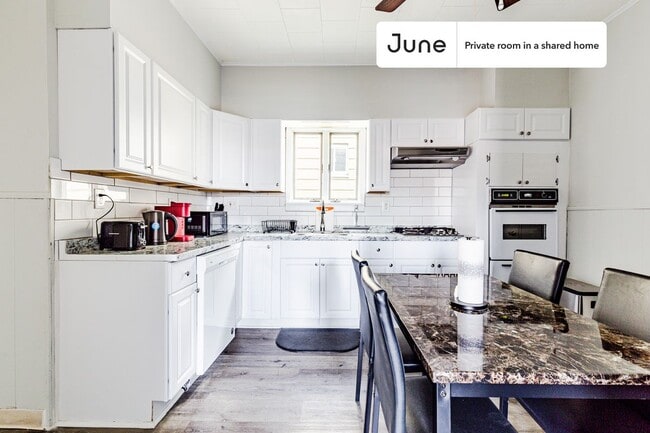 Photo - Room in Shared 3 bed/1 bath home Unidad A