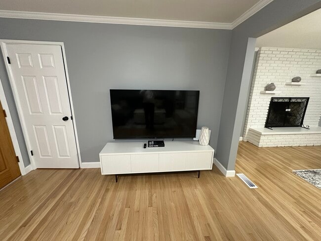 Photo - 3440 Laura Ln