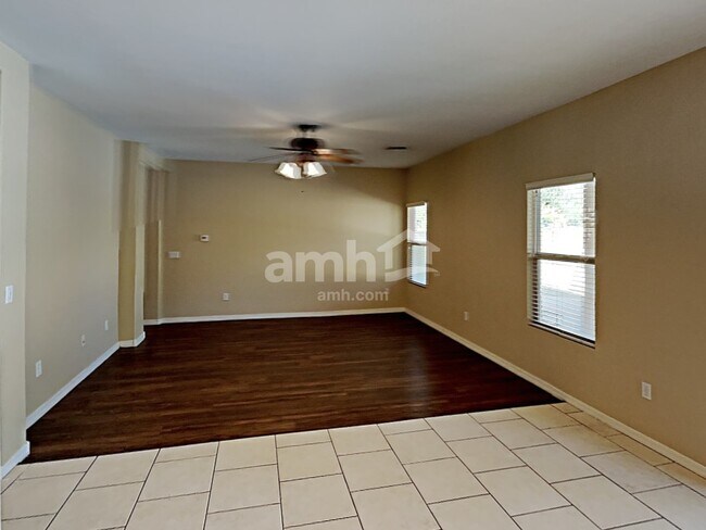 Photo - 132 W Calle Bayeta