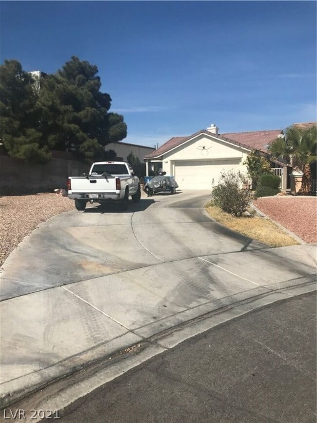 Building Photo - Unbeatable Location! Rental
