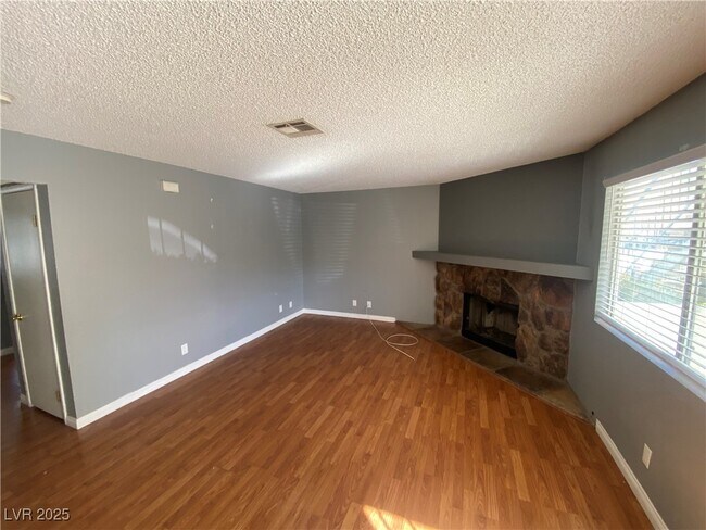 Photo - 7948 Decker Canyon Dr Unidad 101