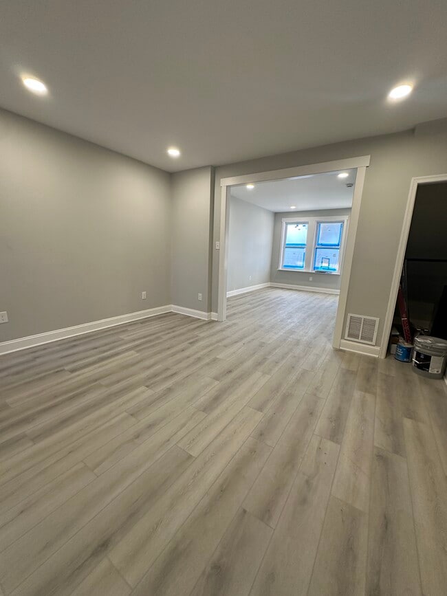 Photo - 5216 Florence Ave