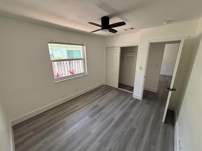 Photo - 880 SE 12th St Unit 2