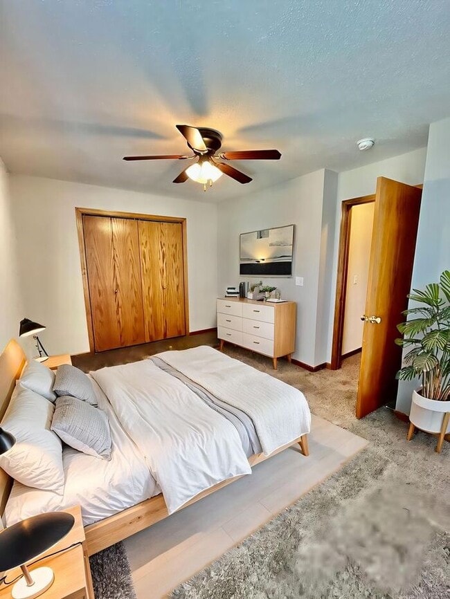 Photo - Remington Village Townhome in Raymore with unfinished basement!