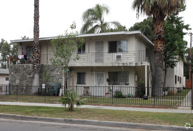 Loma Vista Apartments - Loma Vista Apartments