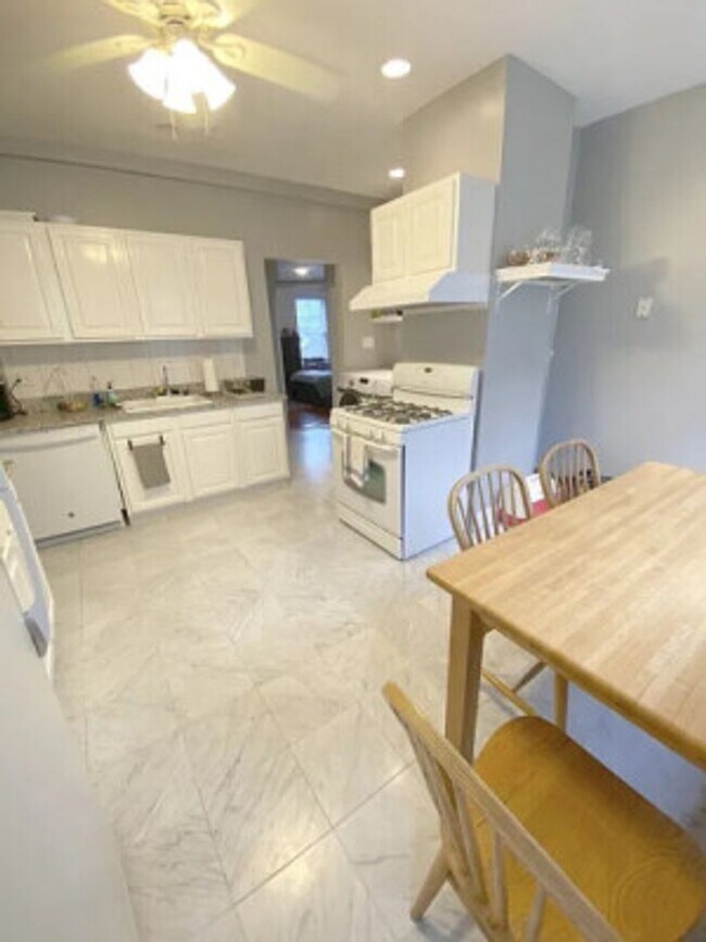 Photo - ALLSTON 3 BR Apartment - 9/1