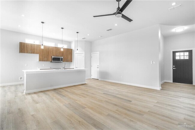 Photo - 24 W Northwood St