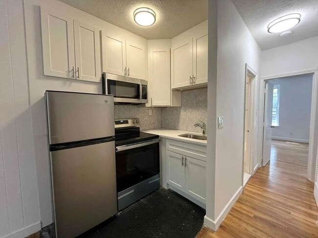 Building Photo - 11 Cazenove St Unit 1