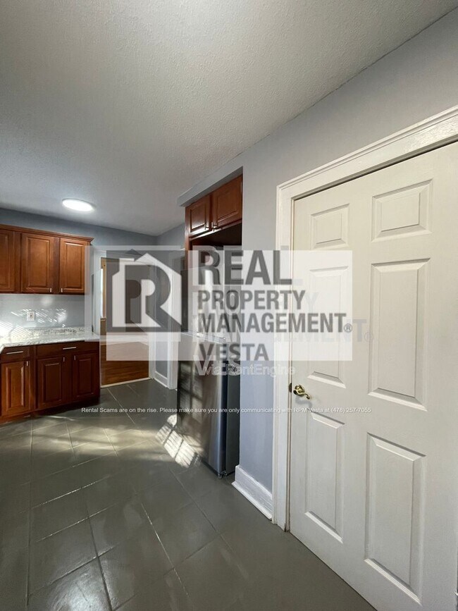 Photo - 1256 Winton Ave