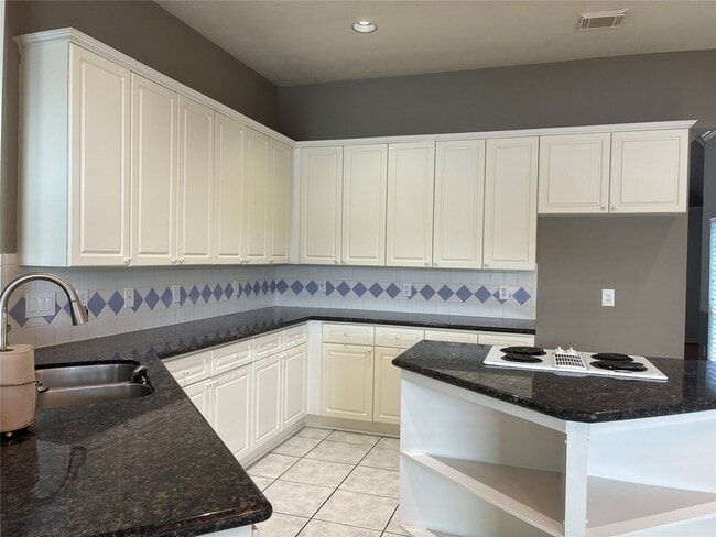 Building Photo - 2203 Summer Bay Ct