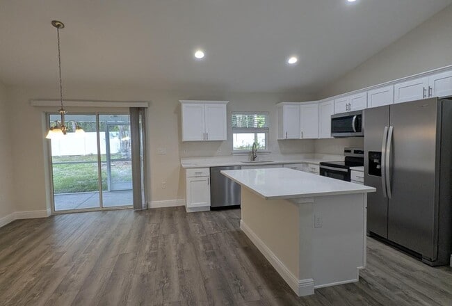 Photo - 214 E Caldwell Dr