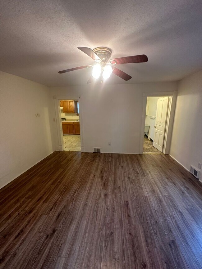 Photo - sce633 Unit B