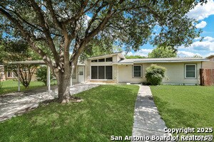 Photo - 551 Lanark Dr