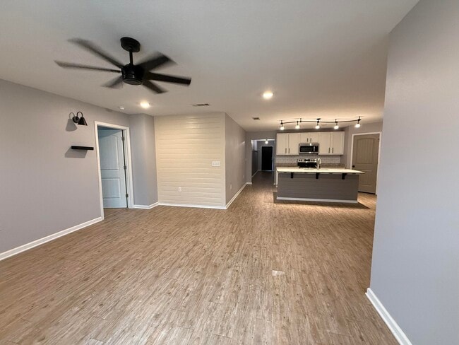 Photo - 351 Merlin Ct