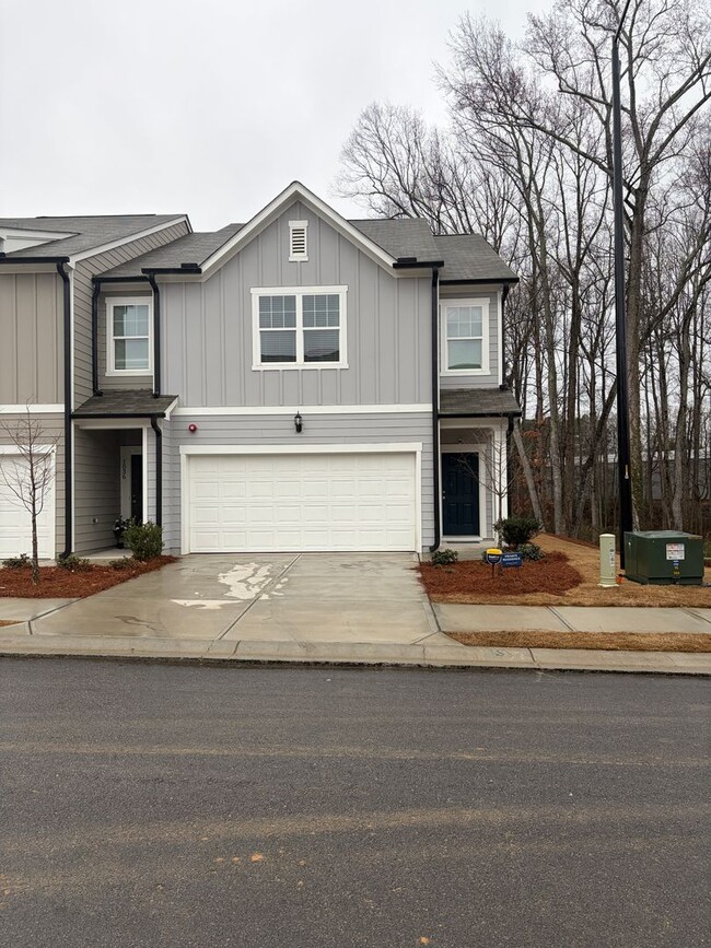 Building Photo - End-Unit Townhouse