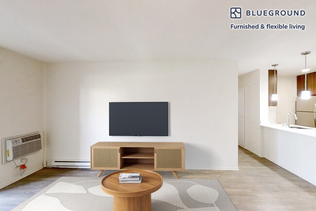 Photo - 333 1st St Unidad FL3-ID6059A