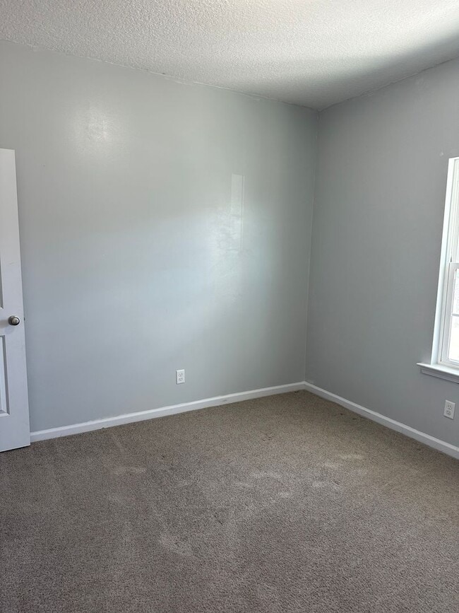 Photo - Tranquil South Retreat: Spacious 5-Bed Hom...